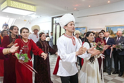 По-восточному ярко и по-белорусски гостеприимно. В ГрГУ им. Я. Купалы отметили Навруз