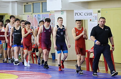 Турнир по вольной борьбе памяти заслуженного тренера БССР Валерия Зубкова открылся в Витебске