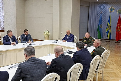 Журналистов БЕЛТА наградили за победу в конкурсе на лучшее освещение развития и строительства Вооруженных Сил