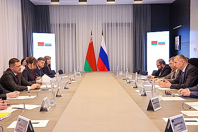 В Пскове прошла рабочая встреча Крутого с руководством российского региона