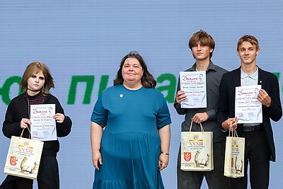 Мемориальную доску Ивану Чигринову, мурал с изображениями знаменитых земляков открыли в Костюковичах