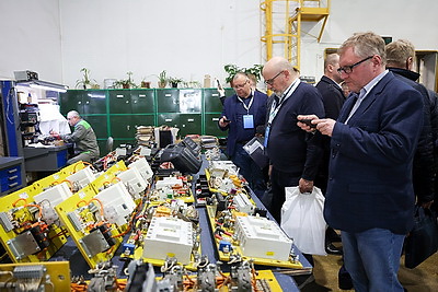 Пригородные электробусы и трамваи. Какие новинки электротранспорта выпускает \"БКМ Холдинг\"