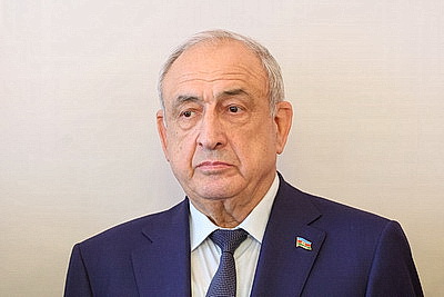 МАЗ поставит 100 машинокомплектов для производства коммунальной техники в Азербайджан