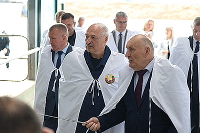 Фермерские хозяйства - в центре внимания. Лукашенко совершил рабочую поездку в Житковичский район