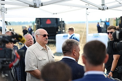 Лукашенко посещает Березовский район