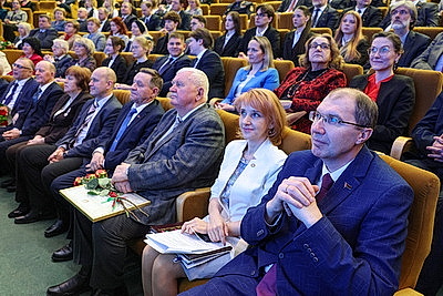 Лучших сотрудников Академии управления отметили по случаю 35-летия кузницы управленческих кадров