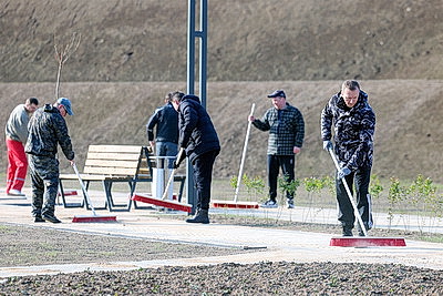 Около 800 человек присоединились к субботнику на готовящейся к сдаче больнице в Гродно