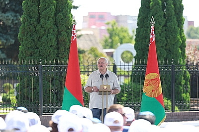 Лукашенко посещает Березовский район