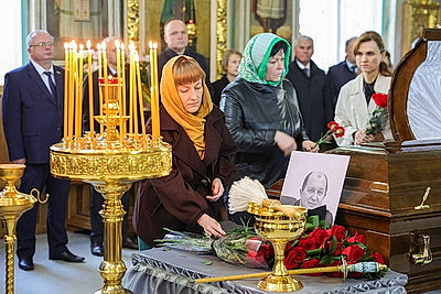 В Гомеле прощаются с белорусским государственным деятелем Александром Якобсоном