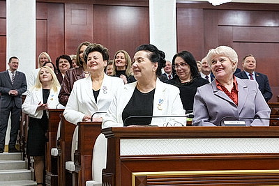 Диалог о будущем сердца страны. В Овальном зале собрались женщины, которые хотят сделать жизнь на селе ярче и комфортнее