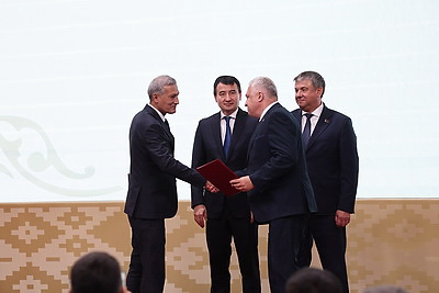 Экономика, наука, культура. На III Форуме регионов Беларуси и Узбекистана подписан ряд документов