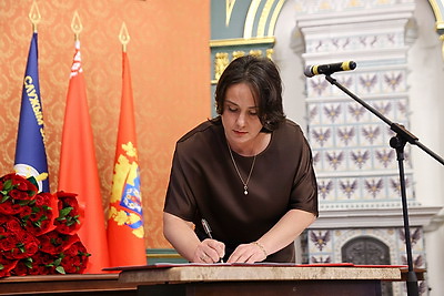 Чтить традиции, уважать законы и трудиться на благо страны. 43 иностранца приняли гражданство Беларуси