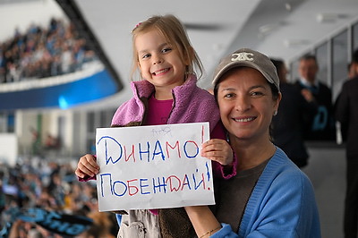 Минские динамовцы победили \"Автомобилист\" в домашнем матче КХЛ
