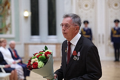 Лукашенко в преддверии священного праздника Дня Победы вручил государственные награды