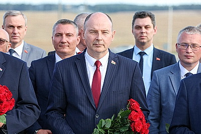 Председатель ЦК КПРФ возложил цветы к Кургану Славы