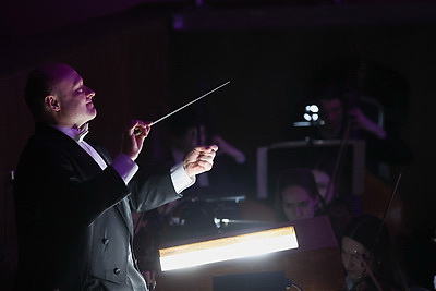 Юбилейный вечер \"Кальман против Штрауса, или Пять и пять - пятьдесят пять\" собрал на сцене весь коллектив музыкального театра