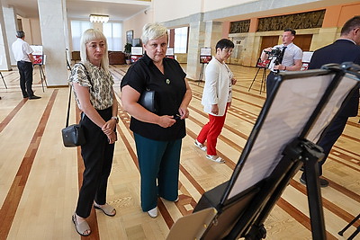 Выставка о подвиге советских летчиков в ВОВ открылась в фойе Овального зала Дома правительства