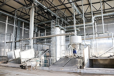 Непрерывный цикл. Сколько продукции в год будет производить новый завод агрокомбината \"Дзержинский\"