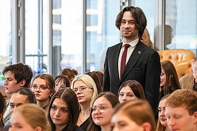 \"Неслучайные встречи\". Председатель БСЖ встретилась со студентами