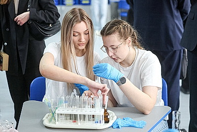 Представители агентств ООН в Беларуси посетили социальные объекты Островца и БелАЭС