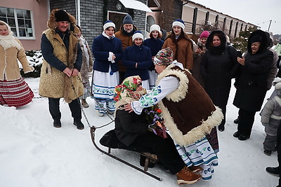 Колядное волшебство. Как в Могилевском районе встречают туристов из разных стран