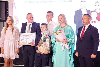 \"Настоящий жизненный подвиг\". Орден Матери вручили 17 жительницам Гомельской области