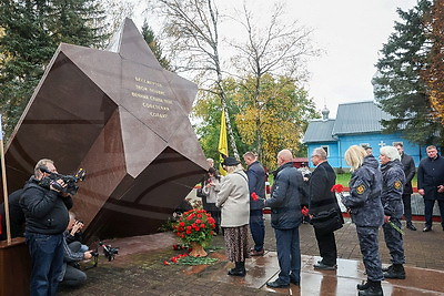 В Горецком районе почтили память героев битвы под Ленино и перезахоронили останки советских воинов