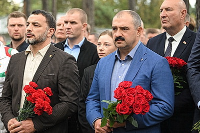 Памятник легендарному спортсмену Александру Медведю открыли на Восточном кладбище в Минске