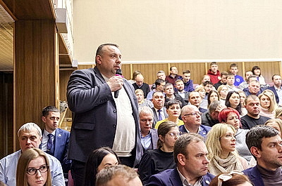 Идеал белорусской женщины, кадровый вопрос, развитие экономики. О чем говорил глава ЦИК с коллективом \"Гомсельмаша\"