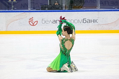 Двукратный серебряный призер Олимпийских игр Евгения Медведева провела мастер-класс для юных спортсменов