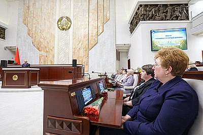 Диалог о будущем сердца страны. В Овальном зале собрались женщины, которые хотят сделать жизнь на селе ярче и комфортнее