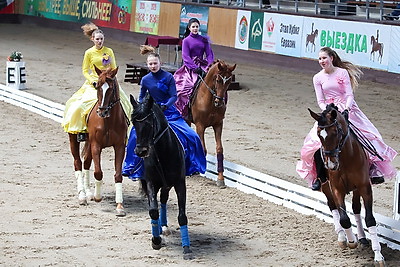 Международные соревнования по конному спорту \"Этап Кубка Евразии по выездке\" завершились в Ратомке