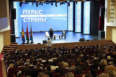 Сохранить настоящее и почаще задумываться, что ждет в будущем. Какие темы звучали на встрече Жука с кобринчанами