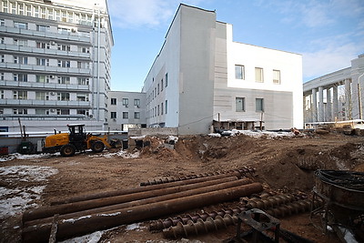 Монолитные работы завершены. В центре Минска возводят восьмиэтажный корпус онкологического центра