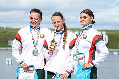 Байдарочница Скриганова взяла четыре золота на чемпионате страны в Заславле