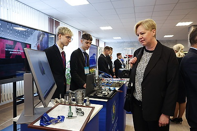 Целый ряд событий с приставкой \"впервые\". Минобразования подводит итоги работы в 2025 году