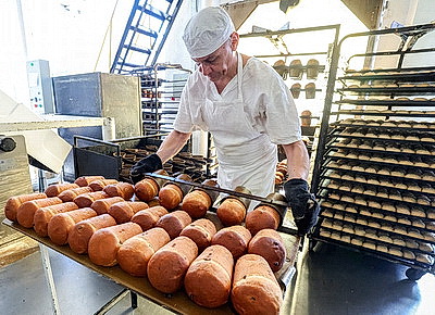 Для улучшения качества. На Оршанском хлебозаводе модернизировали линию производства хлеба