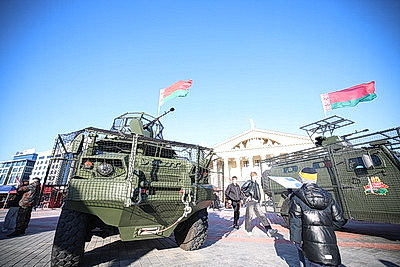 Выставка спецтранспорта, интерактивные площадки, конкурсы. Акция МВД проходит у Дворца Республики в Минске