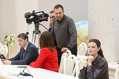 Журналистов БЕЛТА наградили за победу в конкурсе на лучшее освещение развития и строительства Вооруженных Сил