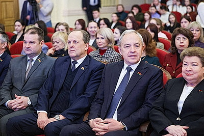 \"Как можно их не читать, это же духовный фундамент\". Современники о творчестве Шамякина и Мележа