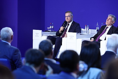 \"Великое наследие - общее будущее\". Пленарное заседание форума прошло в Бресте