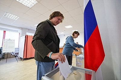 В России прошли выборы в Госдуму, в Беларуси россияне могли проголосовать в 7 городах