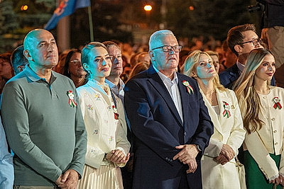 Тысячи людей в День Независимости собрал вечерний гала-концерт \"Симфония созидания\" в Минске