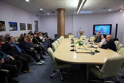 Ночные экскурсии и мастер-классы по каллиграфии: как встретили \"Библионочь\" в Национальной библиотеке Беларуси