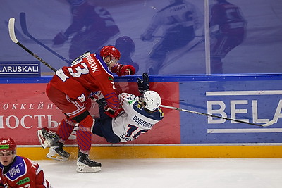 \"Металлург\" в овертайме обыграл \"Юность\" и повел в полуфинальной серии экстралиг