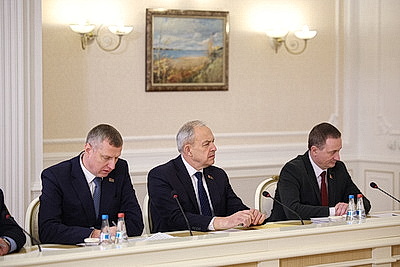 Работа антикризисных управляющих, выплата заработка. Темы совещания Лукашенко с Совмином