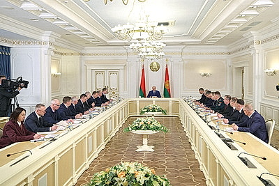 Лукашенко собрал совещание по развитию БНБК