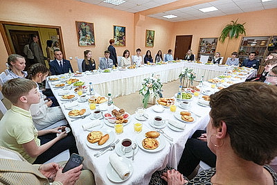 Встреча Кочановой с воспитанниками социально-педагогических центров прошла в столичном колледже