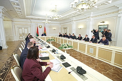 Лукашенко собрал совещание по развитию БНБК