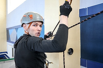 В Минске выбирают лучшего спасателя-высотника